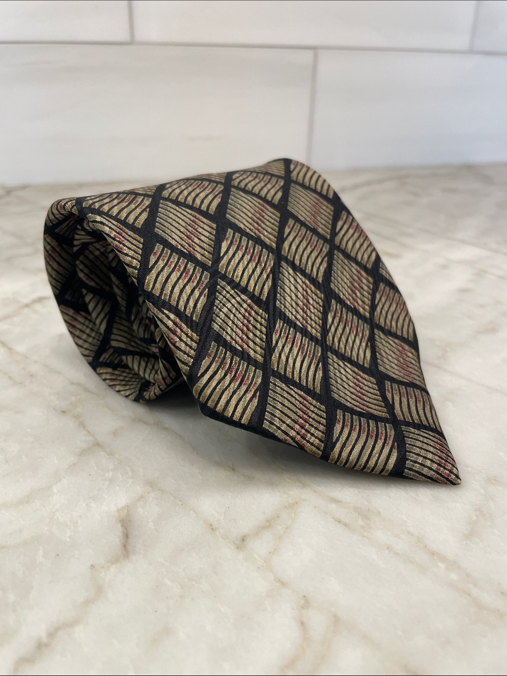 Classic Geometric Pattern Men's Silk Tie in Beige and Black